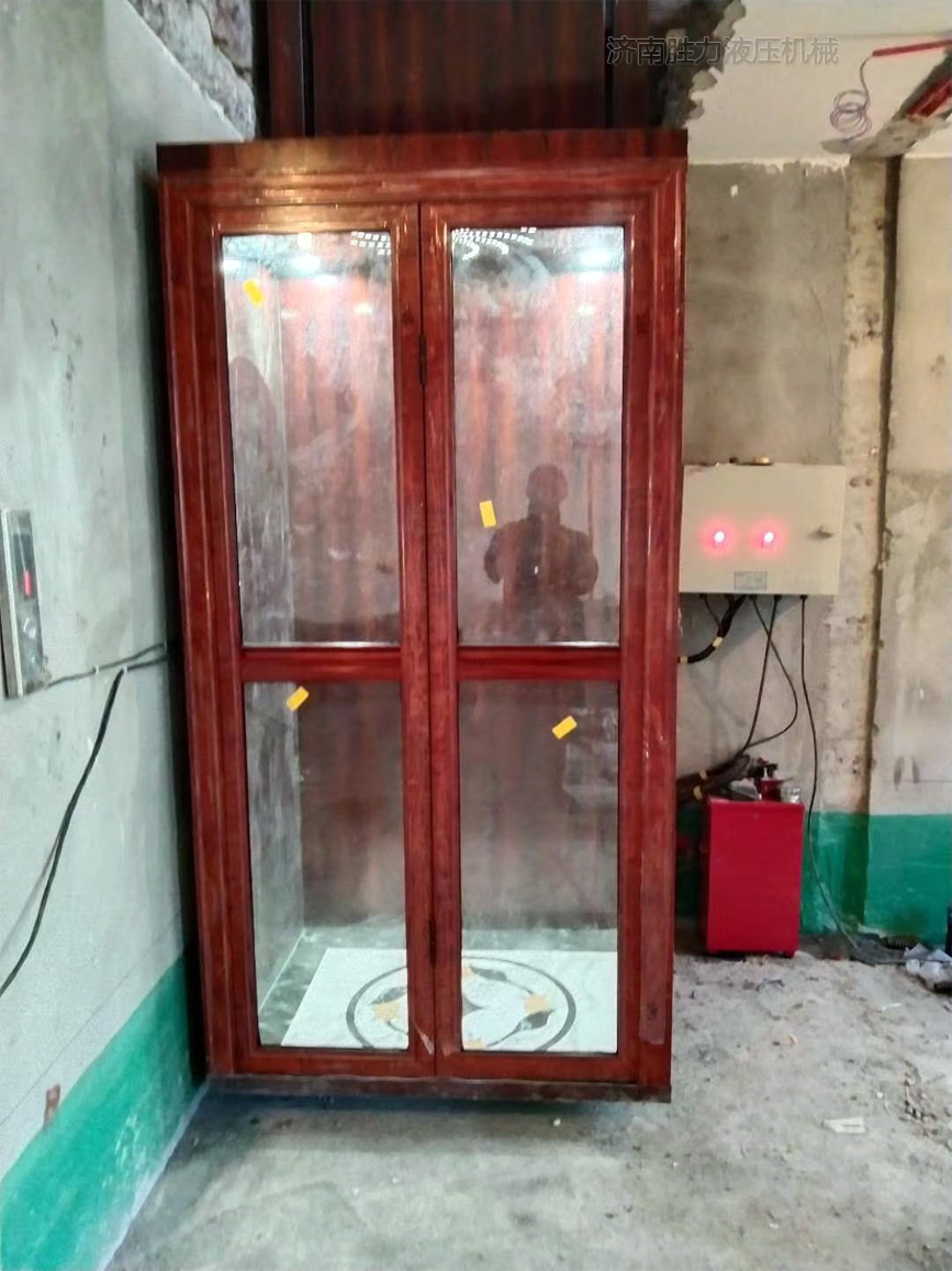 家用小型電梯在西安安裝完畢！