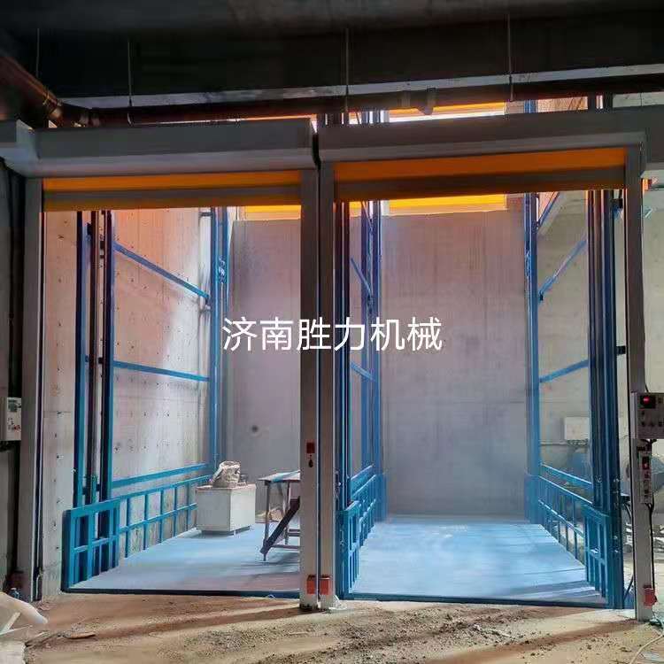 江西宜春萬(wàn)載縣汽車(chē)城導軌式液壓升降貨梯